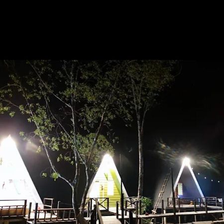 The Mangrove Vila Sematan Exterior foto